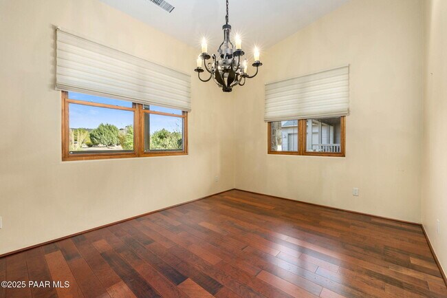 Foto del edificio - 14850 Jay Morrish Dr