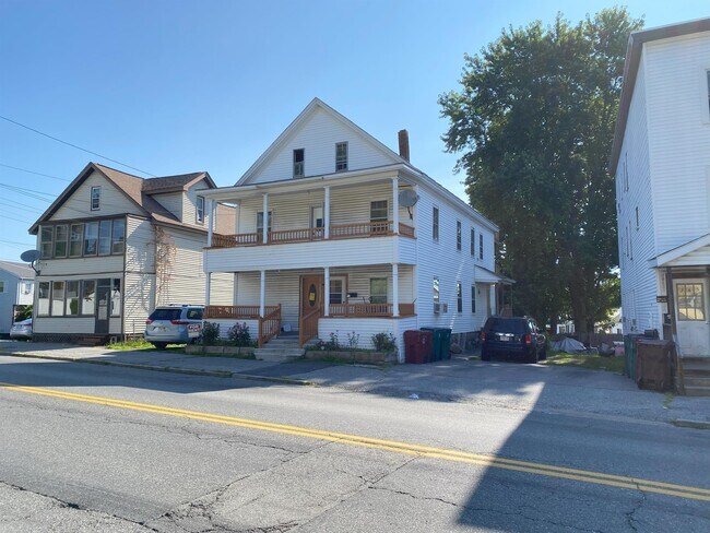 Building Photo - 371 Riverside St