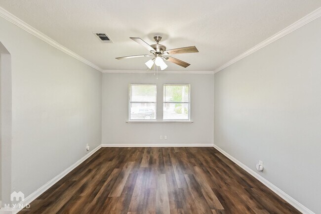 Foto del edificio - 4418 Tareyton Ln