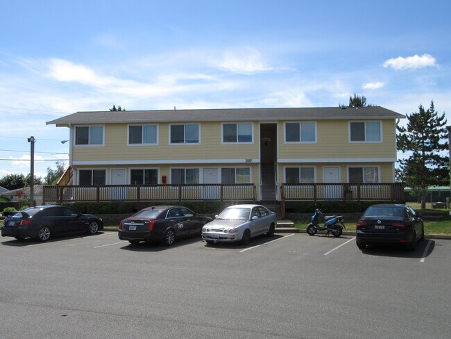 Front of building - 207 N Norris St