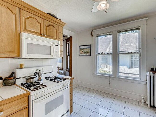 Foto del edificio - 815 Logan Ave N