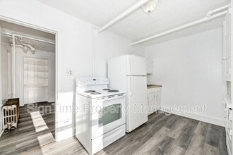 Building Photo - 220-222 Summit Ave