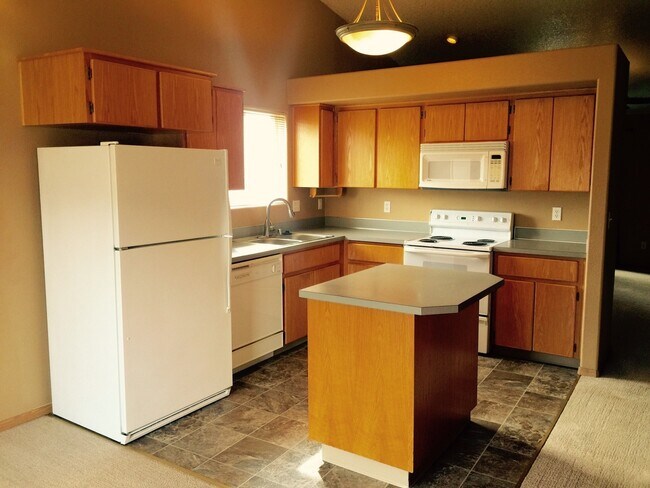 Building Photo - Fantastic 2BD 2BA Condo! This One Won’t Last!