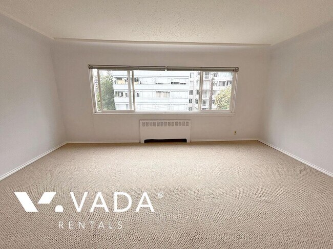 Photo du bâtiment - Valecrest Manor 1 Bed Apartment Rental 12-...