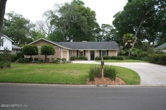 Building Photo - 1841 Twelve Oaks Ln E