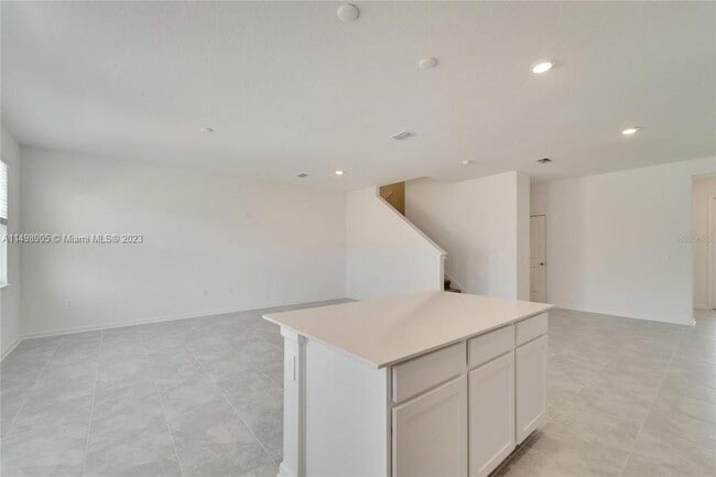 Building Photo - 382 Bogey Dr