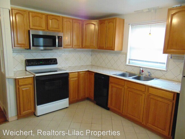 Building Photo - 4 br, 1 bath House - 297 Howard Road
