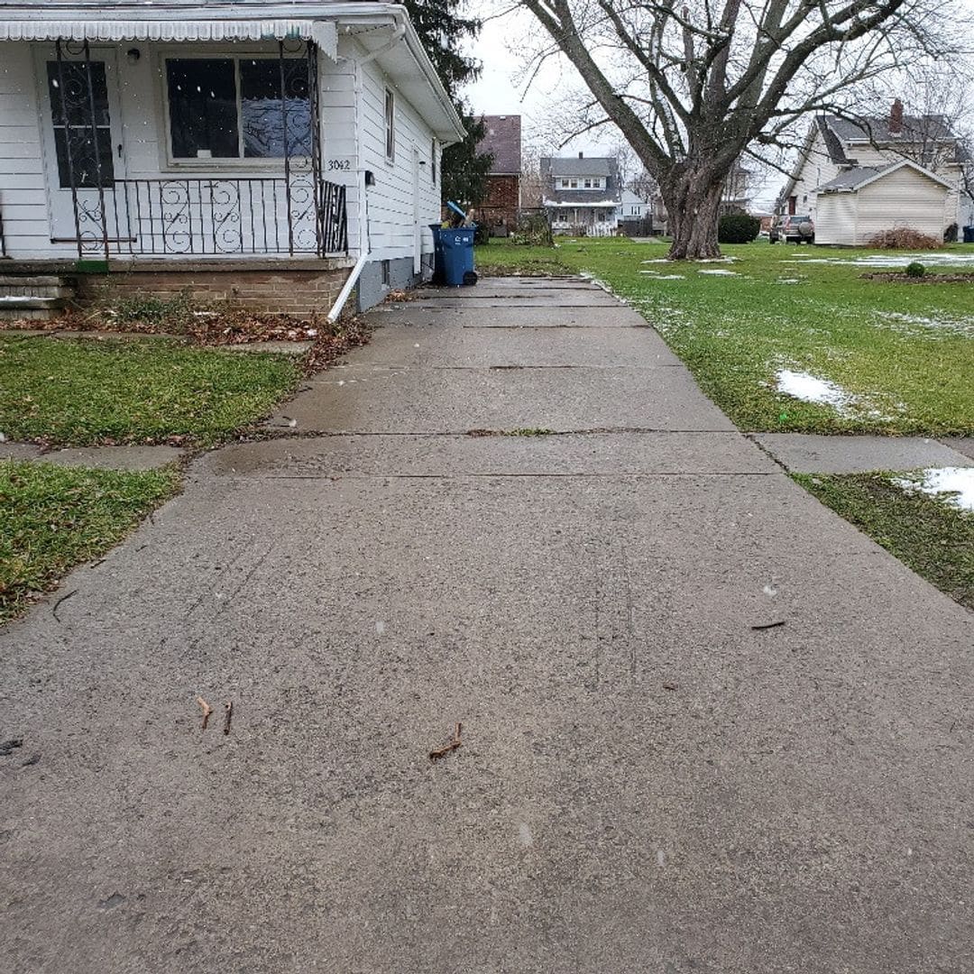 3042 Denver Ave Lorain, OH 44055 – photo 1