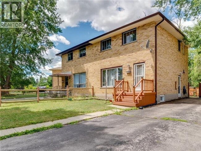 Building Photo - 48 Madeira Dr