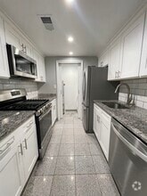 Building Photo - 318 38th St