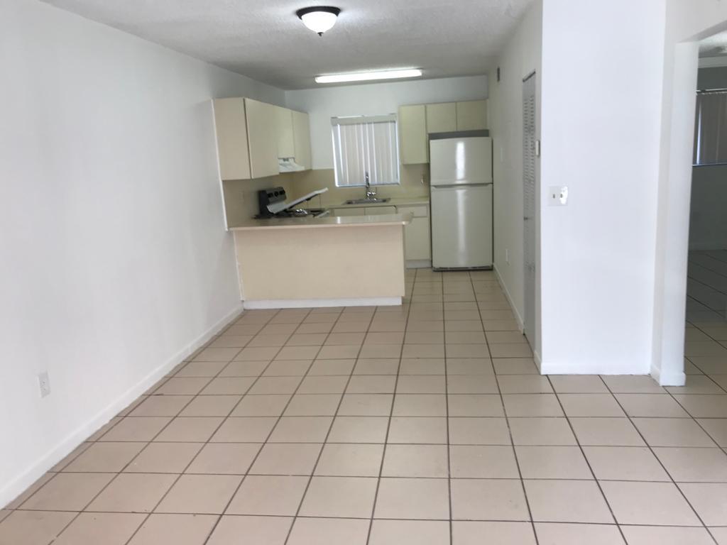 Foto principal - 6165 W 22nd Ct