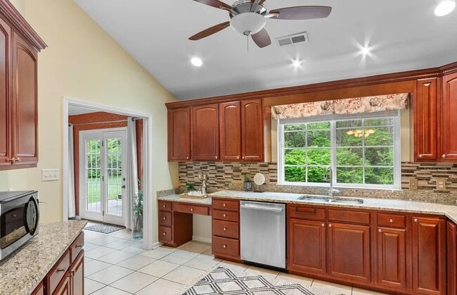 Building Photo - 57 Stonebridge Dr