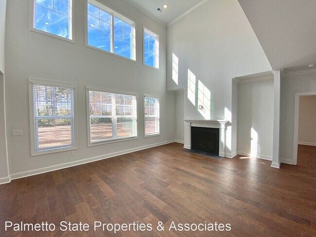 Building Photo - 6 br, 3.5 bath House - 340 Long Pier Street