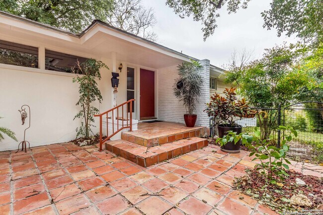 Building Photo - 724 Eventide Dr