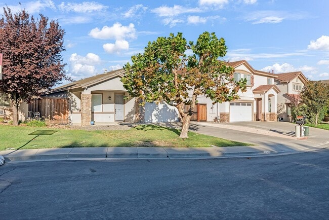 Foto del edificio - 533 Channel Ct