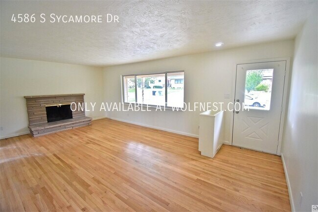 Foto del edificio - Gorgeous 5 Bedroom Holladay Home! No Depos...