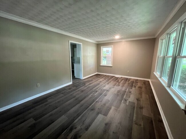 Foto del edificio - Renovated 2 Bedroom 1 Bath Home for Rent!!