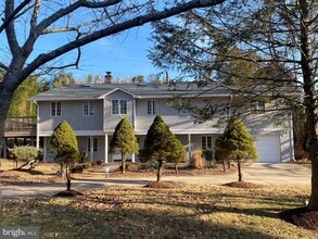 Building Photo - 9917 Betteker Ln