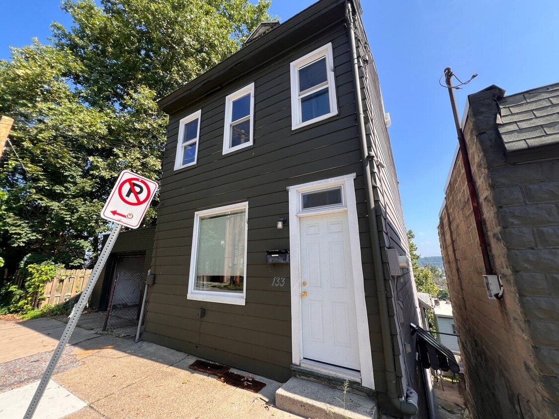 Primary Photo - Pittsburgh - 3 Bedroom 1.5 Bathroom