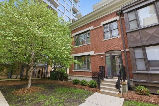 Building Photo - 1323 S Indiana Ave