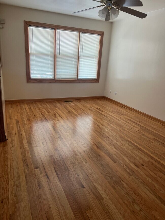 Foto del edificio - 5119 W Bloomingdale Ave