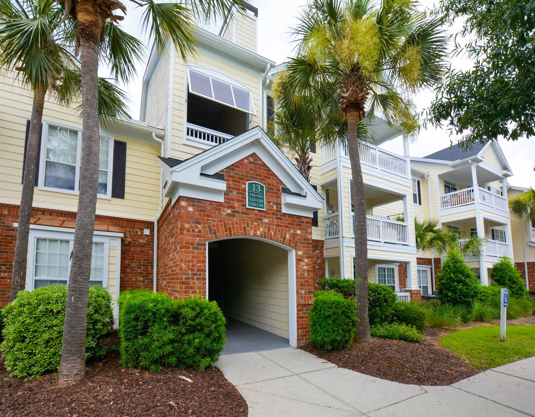 Foto principal - First Floor Condo in Concord of West Ashley