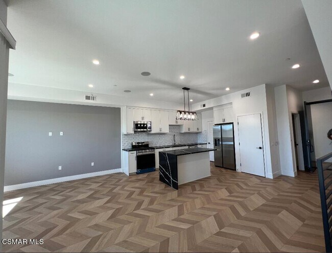 Building Photo - 7219 Amigo Ave