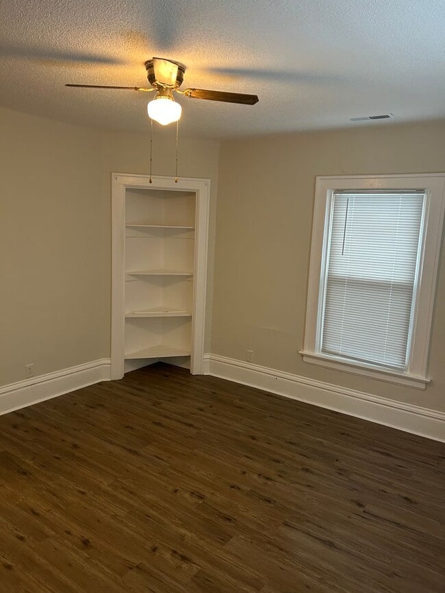 Foto del edificio - 511 N Penn Ave