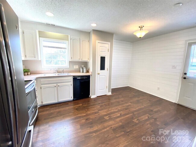 Foto del edificio - 15 Linestowe Dr