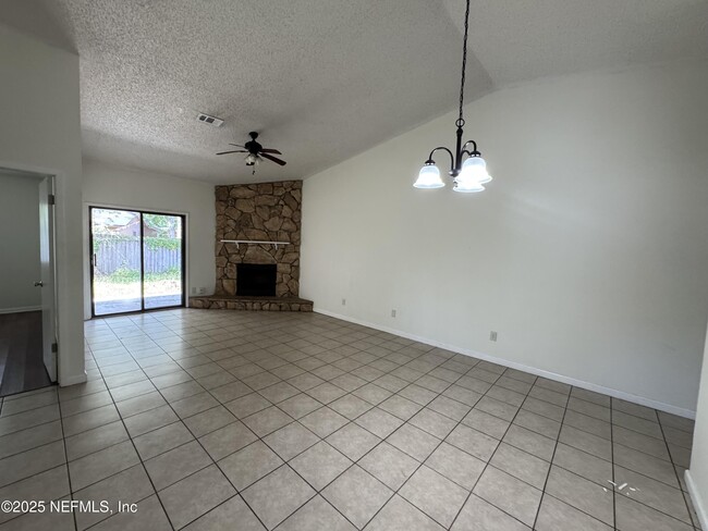 Building Photo - 4255 Windergate Dr