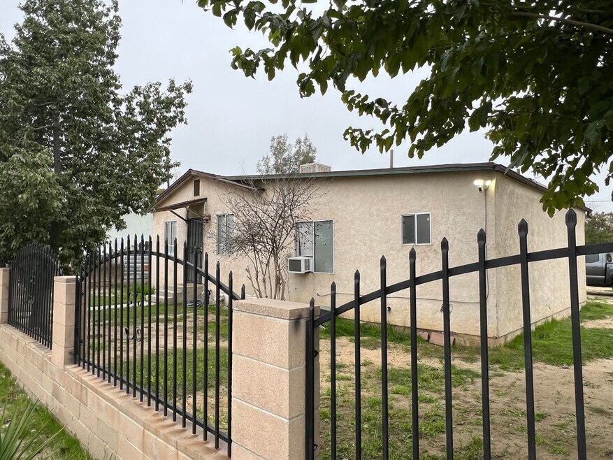 Charming 3-bedroom home! MOVE IN SPECIAL