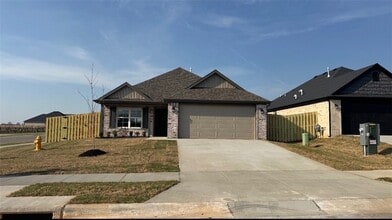 Building Photo - 1100 Maclaren Ave