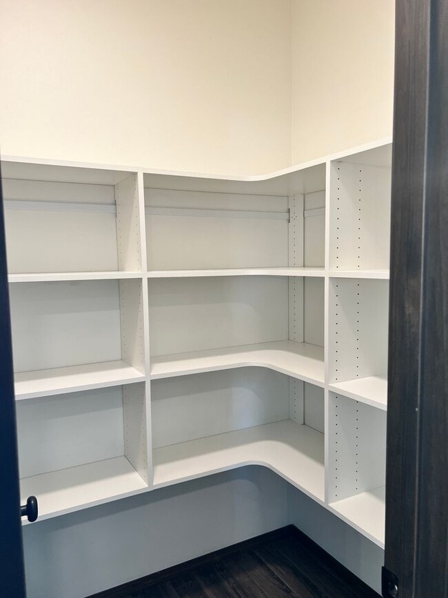 Foto del edificio - Leubecher Townhome