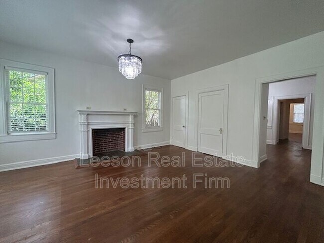 Foto del edificio - 2409 Fairfield Ave