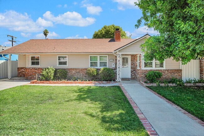 Foto del edificio - Stunning Northridge 4+2 Single Family House