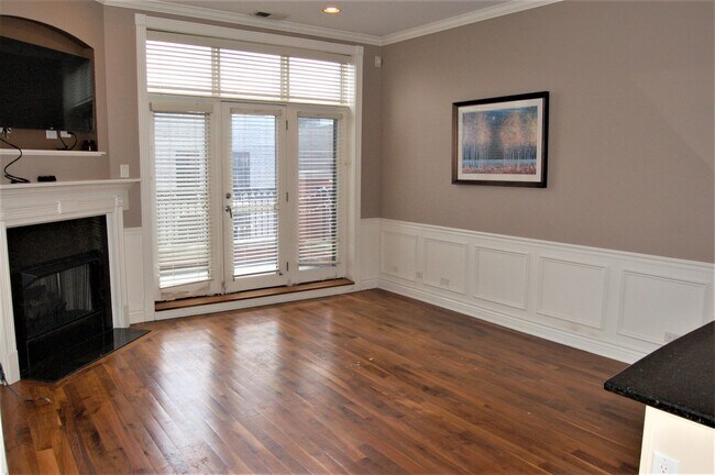 Building Photo - 2507 N Halsted St