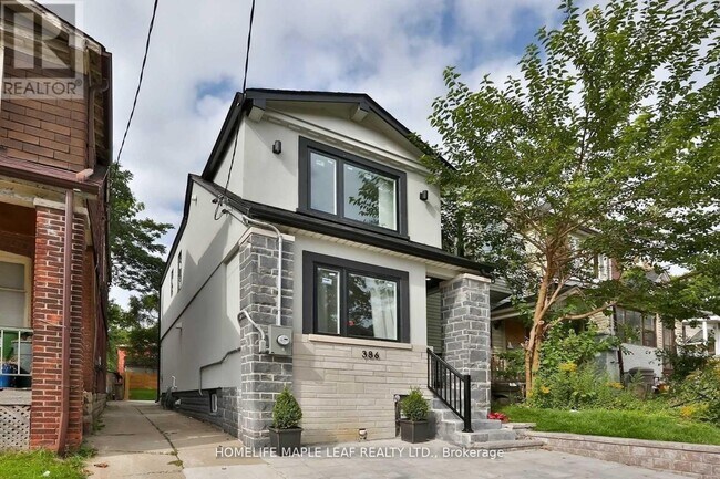 Photo du bâtiment - 386 Coxwell Ave