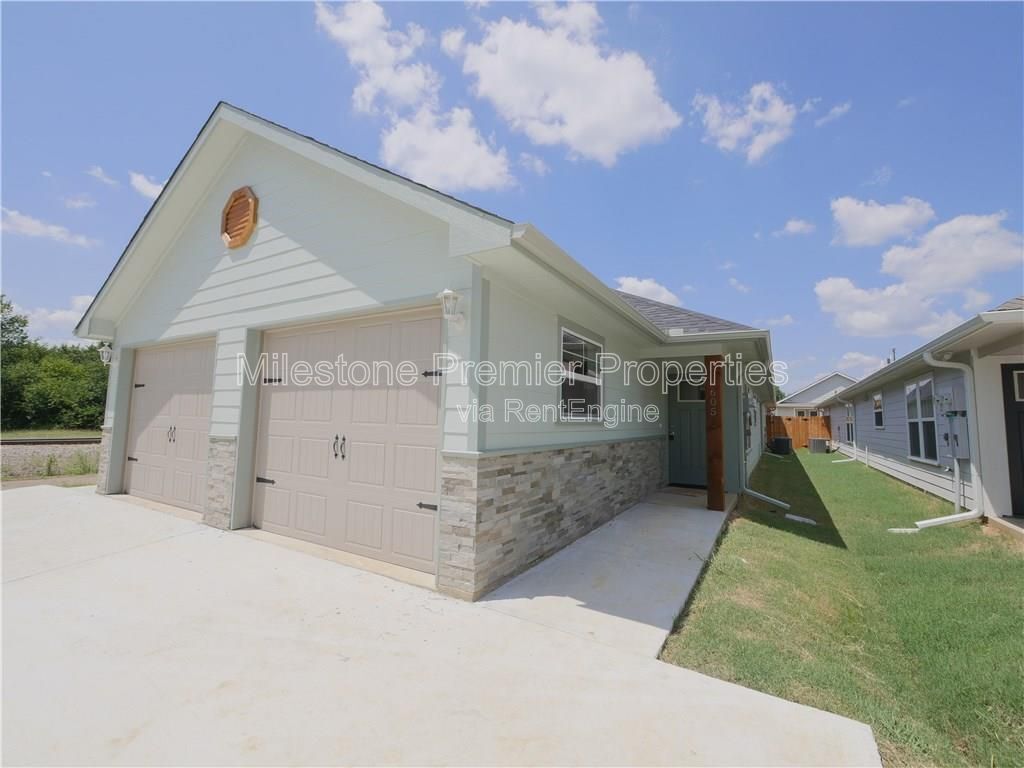 Foto principal - 605 E Carter St