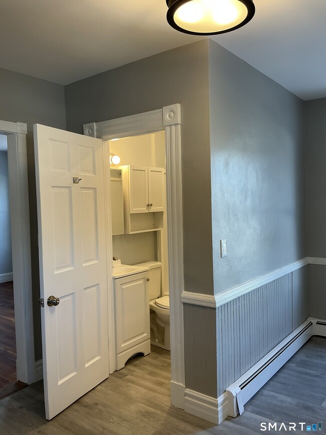 Building Photo - 518 High St