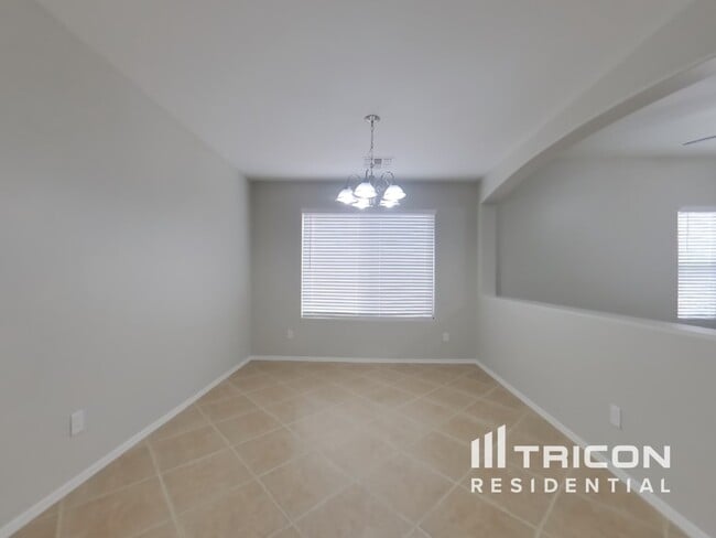 Foto del edificio - 15458 W Mercer Ln