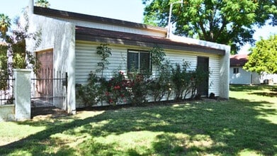 Building Photo - 10442 W Avalon Dr
