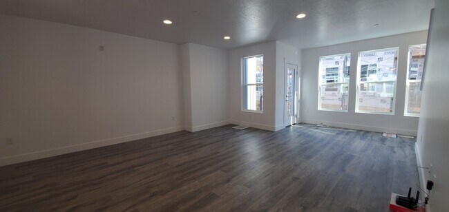 Building Photo - 3841 Mossmorran Ln