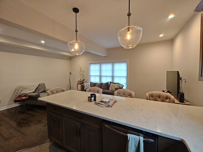 Foto del edificio - 711 E 3rd St