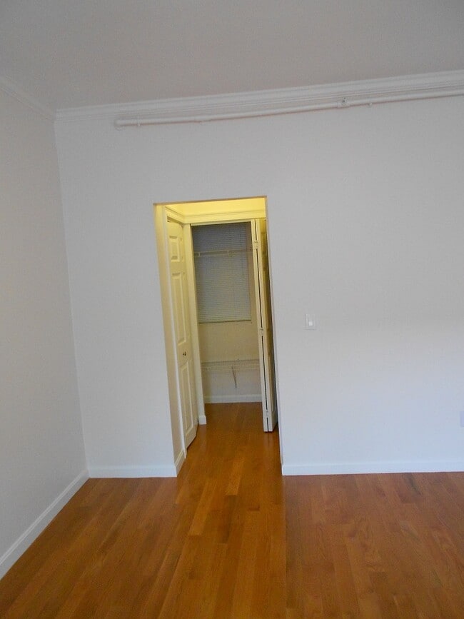 Building Photo - 7 Haviland St