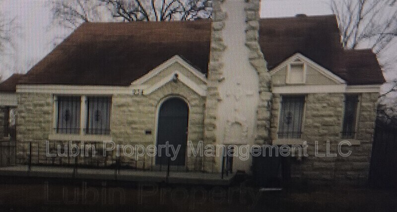 Primary Photo - 934 N Willett St