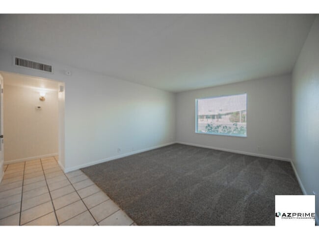 Building Photo - Modern 2/2 Mesa Duplex Unit!