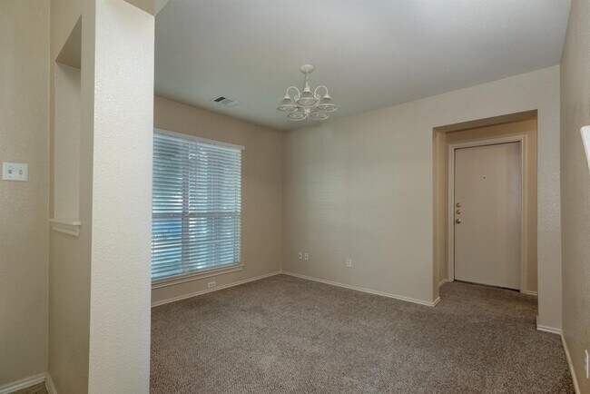 Foto del edificio - 2502 Marcus Abrams Blvd