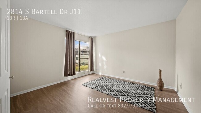 Foto del edificio - 2814 S Bartell Dr