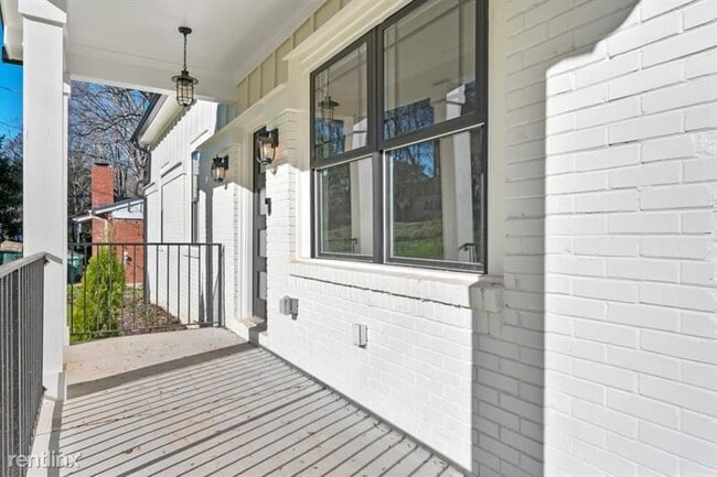 Building Photo - 4 br, 3 bath House - 2373 Bouldercliff Way SE