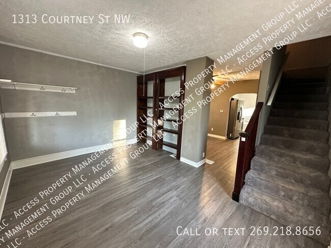 Foto del edificio - 1313 Courtney St NW
